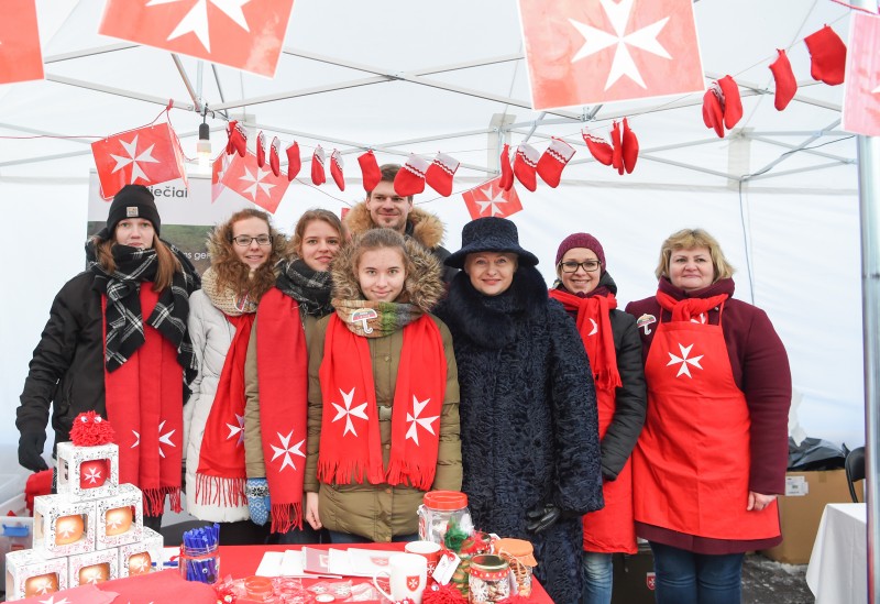 Kalėdinėje labdaros mugėje &ndash; pilieti&scaron;ka ir atsakinga Lietuva